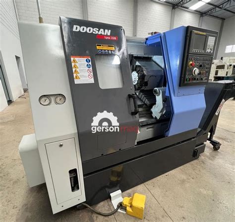 DOOSAN LYNX 220 Tornos CNC 